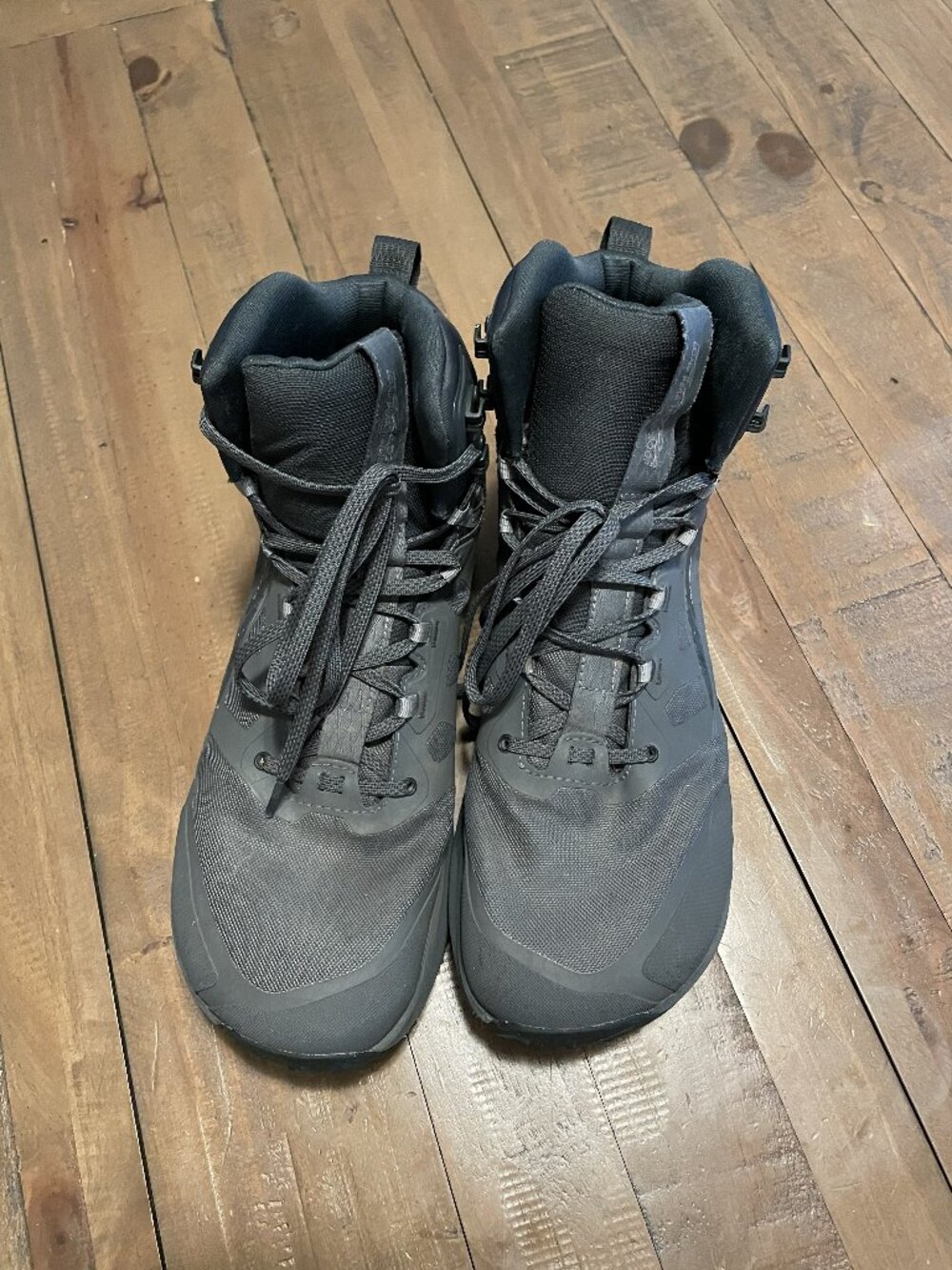Men's Lone Peak 9 Waterproof Mid Size 12.5 Color: Black/Gray